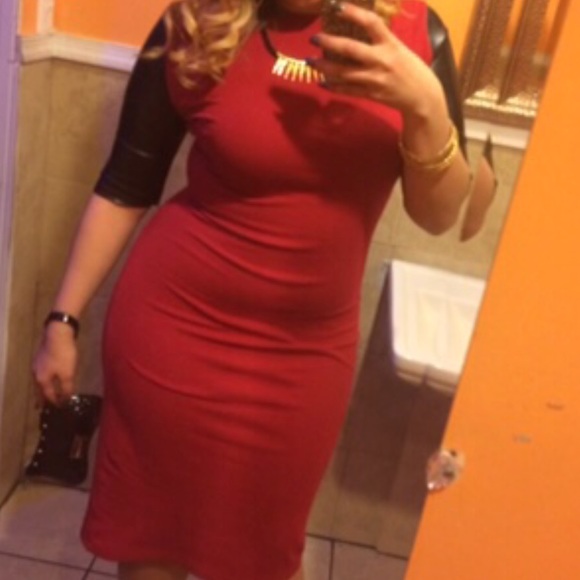 Red and Black bodycon dress - Picture 4 of 4